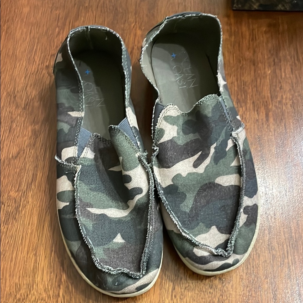 Ocean and Coast, Camouflage Slip-On Shoes, Size 11